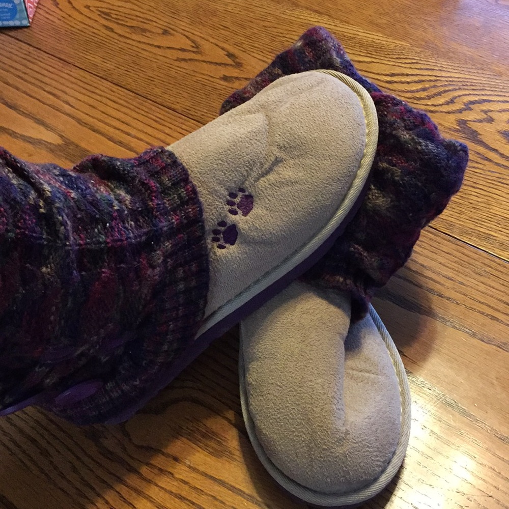 Greater good comfy boots size 8